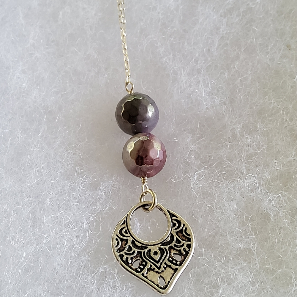 🇨🇦Artisan Necklace With Grey/Wine Stones